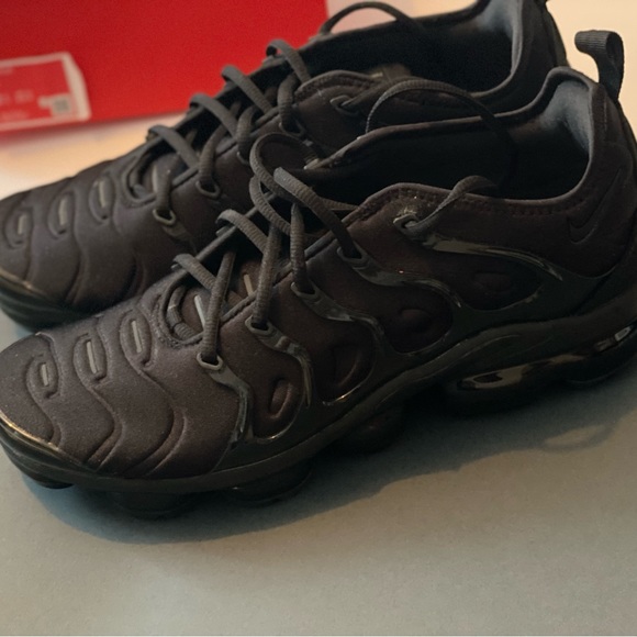 Nike Air Vapormax Plus - Picture 1 of 6